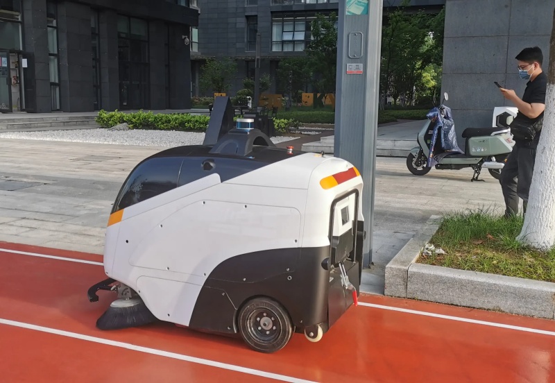 Cleaing Robot Battery