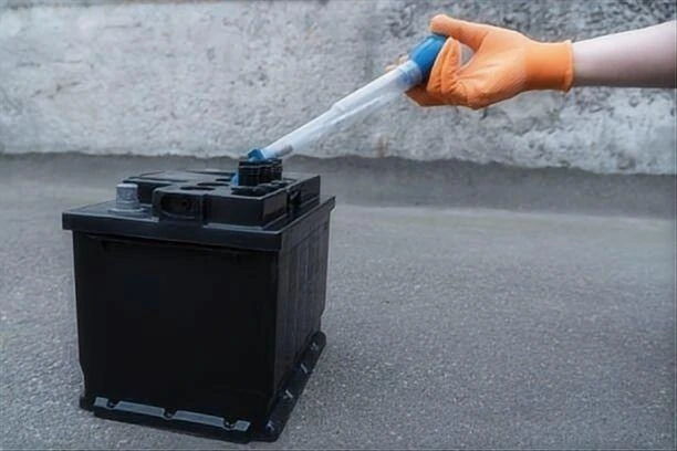 Lead-acid battery or lithium battery