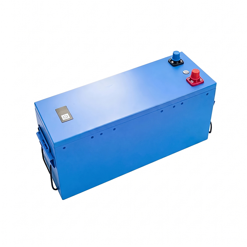 Batería auxiliar para camión diseñada para suministrar energía estable en rutas de larga distancia, reducir el ralentí y alimentar sistemas eléctricos a bordo durante paradas prolongadas.