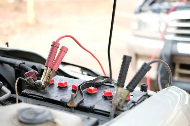 Starter Battery vs AGM Battery